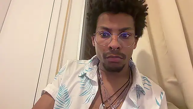 Chat +18 de HoleBreeder ao vivo