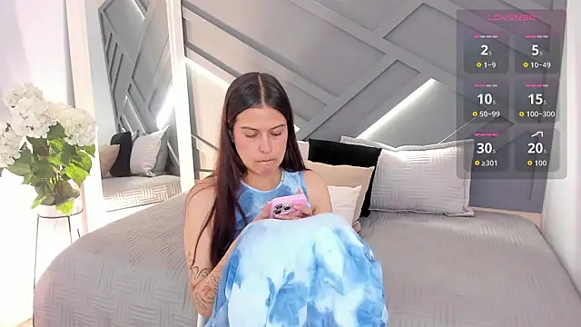 Chat +18 de madydoll_ ao vivo