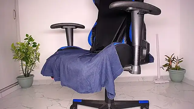 MAXJONES_2 Adlı Modelin Canlı XXX Sohbeti