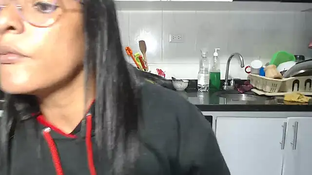 kateleyagrey's Live XXX Chat