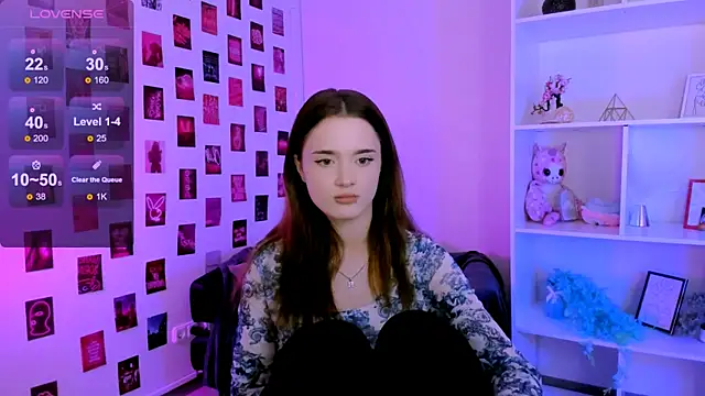 liana_kisses élő XXX-chatje