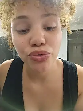 Chat XXX en directo de RoouseSiren