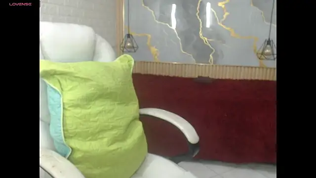 mommy_divine's Live XXX Chat