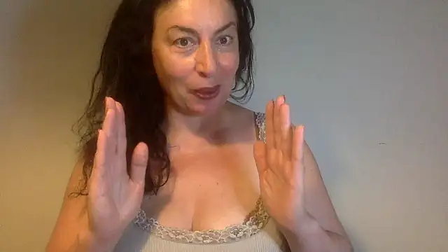 Chat +18 de Lizzaa80 ao vivo