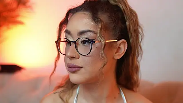 แชท XXX สดของ AileenKiss