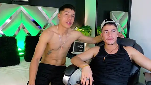 AlexAndAlbert Live XXX Chat
