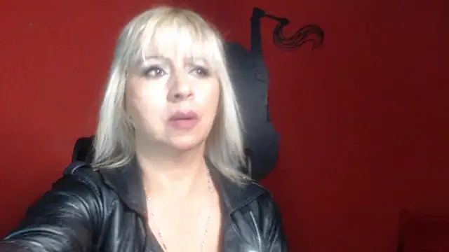 KLOE_PIELL's Live XXX Chat
