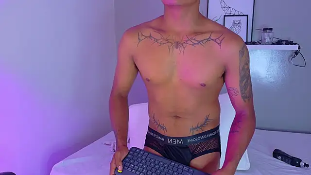 Živý XXX chat AndrewKenoxx__