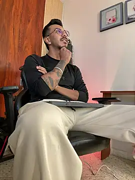 Živý XXX chat Latinmoster_boss