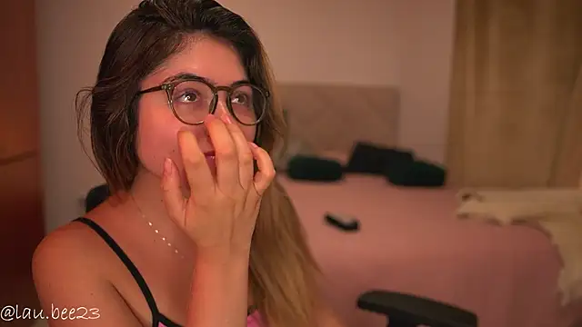 Chat XXX ao vivo de Lau_Bee