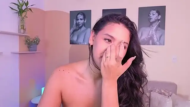 ToriCrossX's Live XXX Chat
