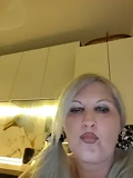 Chat XXX ao vivo de Divineblond
