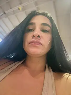 צ'אט XXX בשידור חי של RoseOnYou
