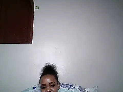 Queen_pretty2 Chat XXX live