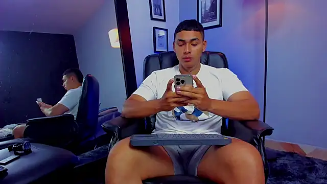 ronnie_craforedn Live XXX chat