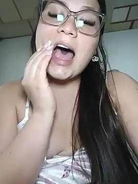 Vale_Saenzz's Live XXX Chat