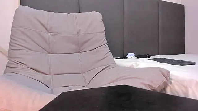 SophieHarris_ Live XXX-chat