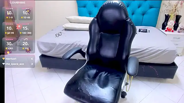 Nayla_Garner's Live XXX Chat