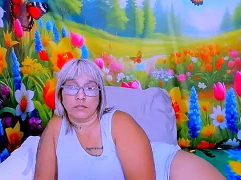 indianroxy's Live XXX Chat