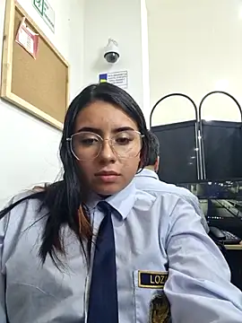 Angela__05 লাইভ XXX চ্যাট