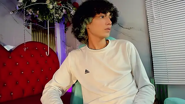 Show modela thanier_18 na web-kameri