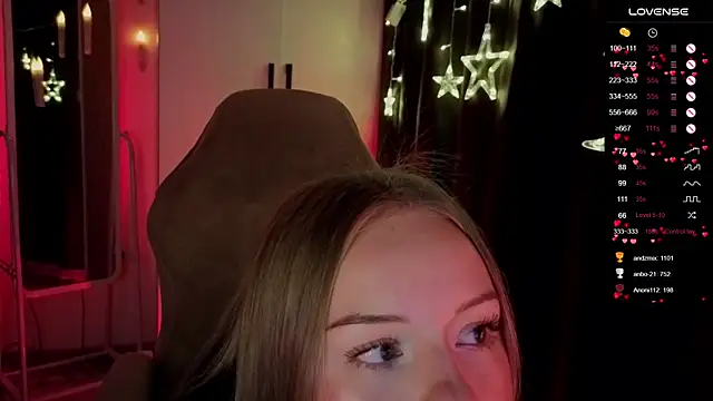 XXX chat uživo modela Nestyzz