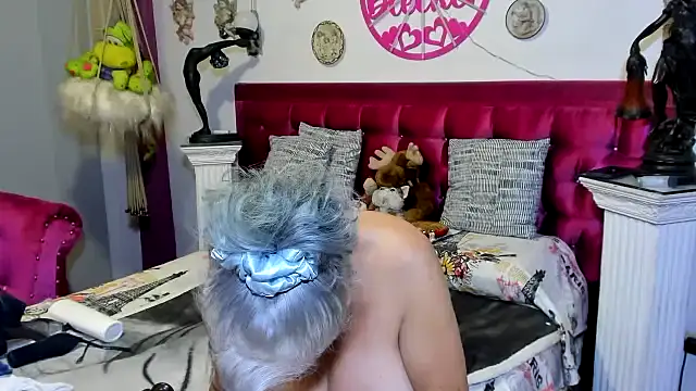 Živý XXX chat ArianaGoldd