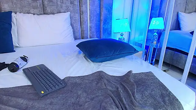 XXX chat uživo modela AliDiaz_