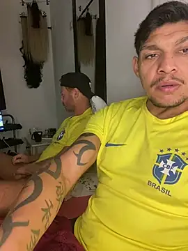 Show de Tatuadomoreno23cm na webcam