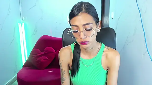 Czat XXX na żywo – KarlaSlutSkinny__
