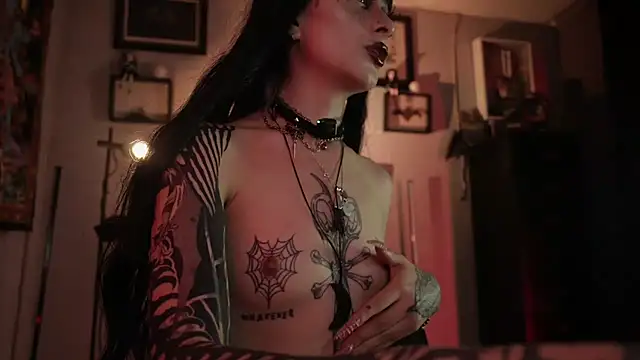 insania_9999_'s Live XXX Chat