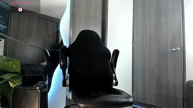 Dimitri_Bass Live XXX-Chat