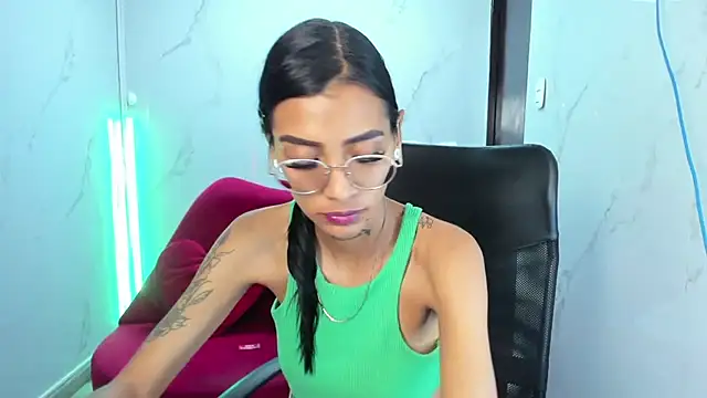 دردشة KarlaSlutSkinny__ الجنسية المباشرة