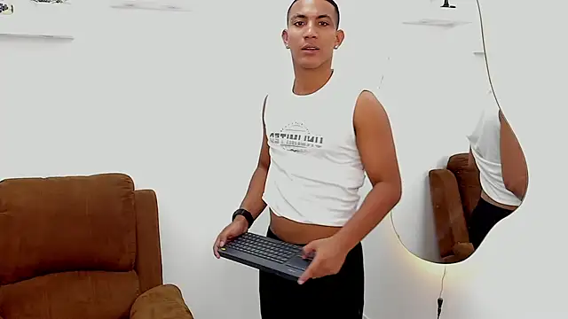 Chirs_Arthus Live XXX-chat