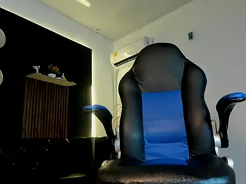 TitoBell Adlı Modelin Canlı XXX Sohbeti