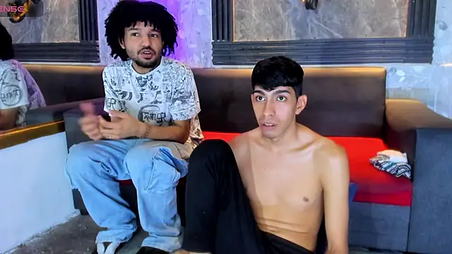 Angelo_Blessed élő XXX-chatje