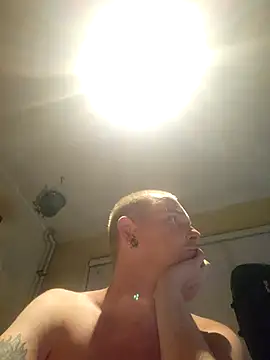 piercingpik's Live XXX Chat