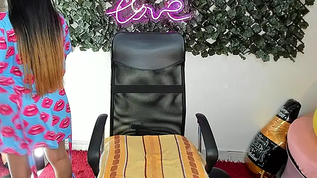 Chat XXX en directo de DestinyHills