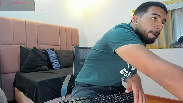 Chatroom XXX en direct de Massimo_Moretti