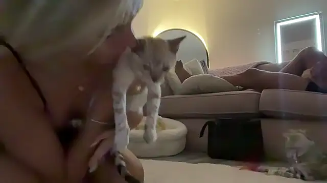 צ'אט XXX בשידור חי של Naughtyblondex
