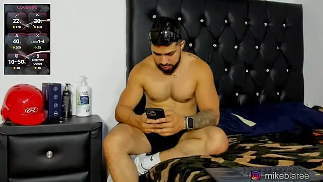 mikeblaree Chat XXX live