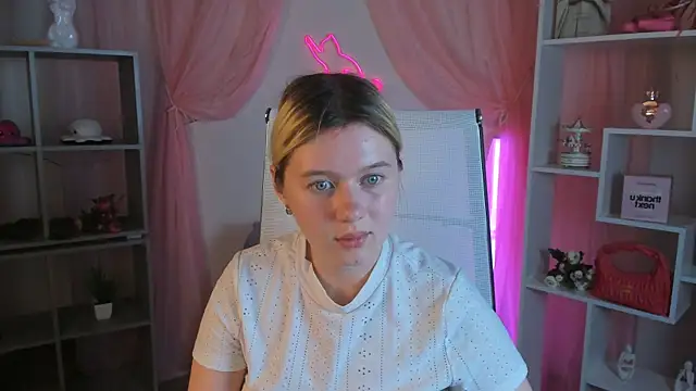 CelestineMauriac Adlı Modelin Canlı XXX Sohbeti