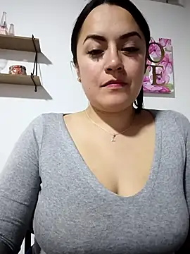 Lesly_10- Adlı Modelin Canlı XXX Sohbeti