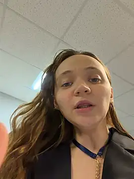 TheYourL Chat XXX live