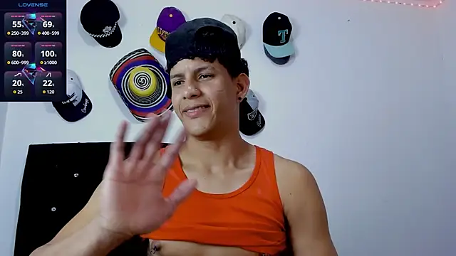 theo_bigcock_'s Live XXX Chat