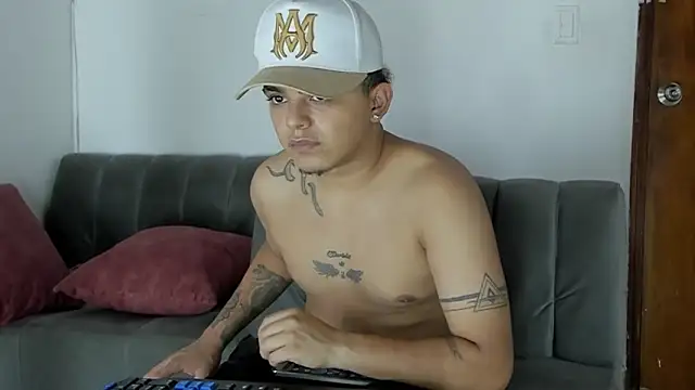 percy_scorpion live XXX chat