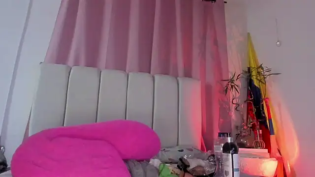 Chat +18 de Thaliakim ao vivo