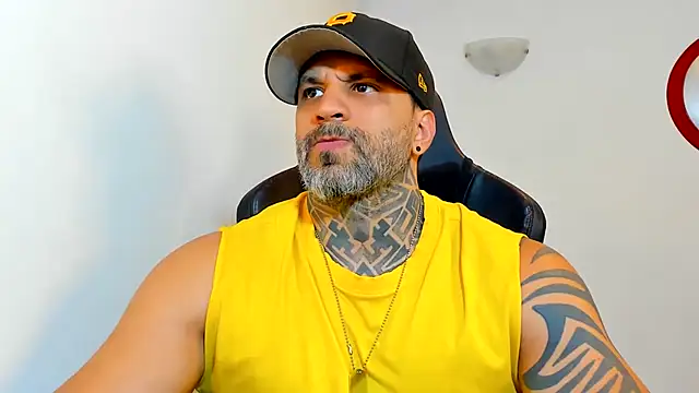 Chat +18 de JoshRigby ao vivo