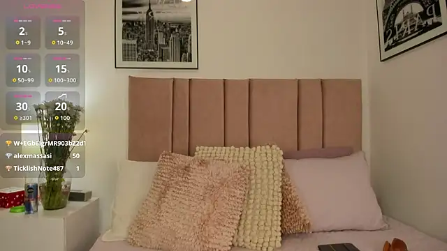 Michelle09_ Live XXX-Chat