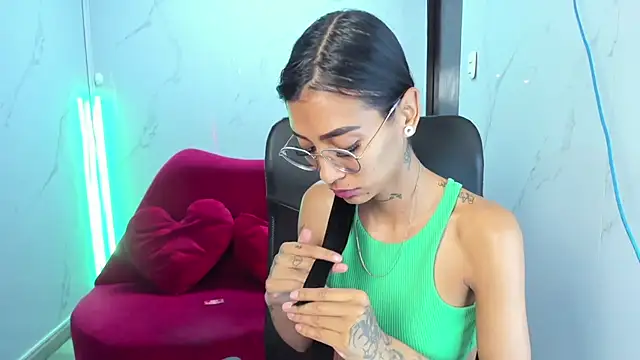 دردشة KarlaSlutSkinny__ الجنسية المباشرة